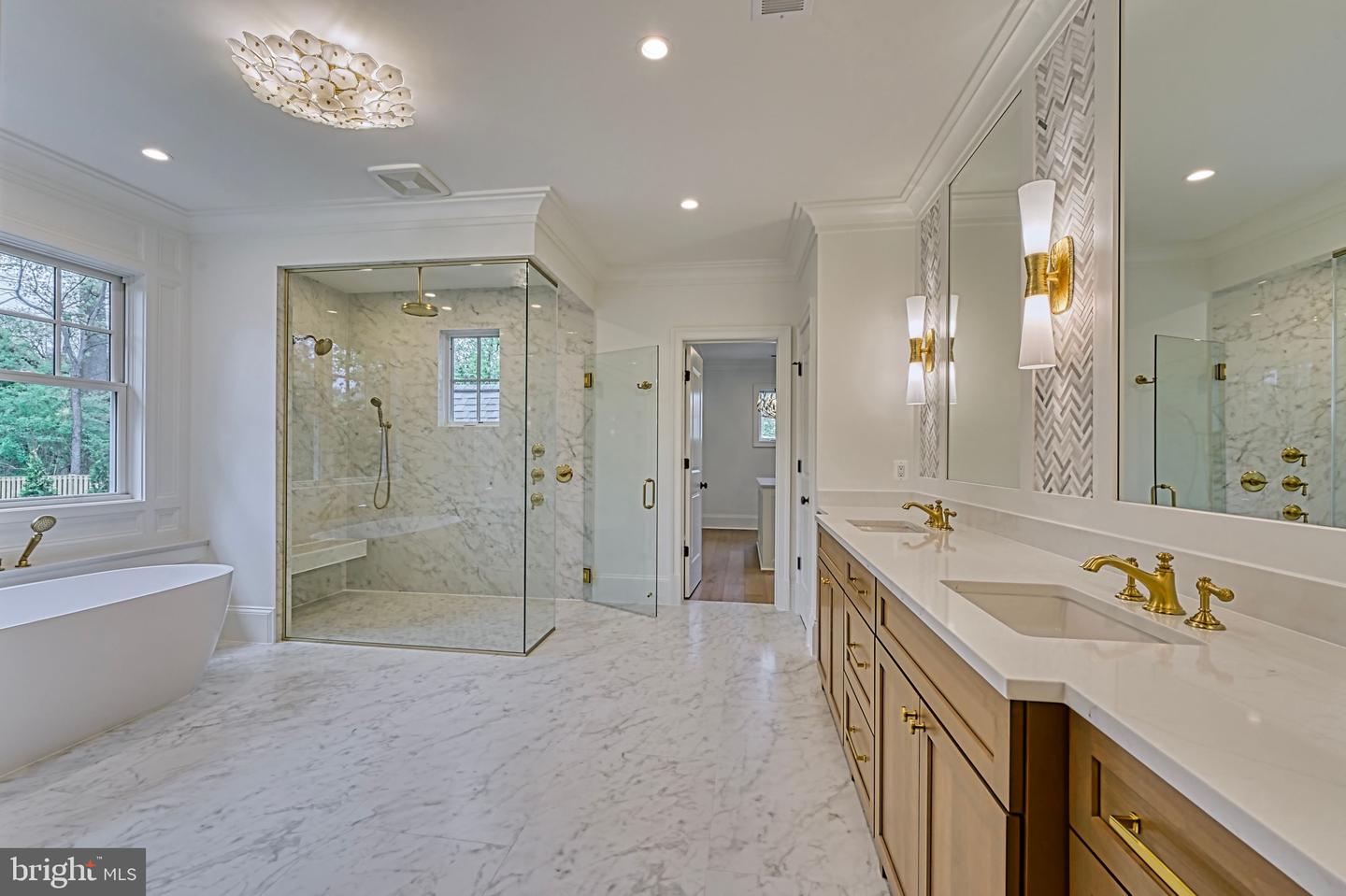 4740 34TH RD N, ARLINGTON, Virginia 22207, 6 Bedrooms Bedrooms, ,6 BathroomsBathrooms,Residential,For sale,4740 34TH RD N,VAAR2058848 MLS # VAAR2058848
