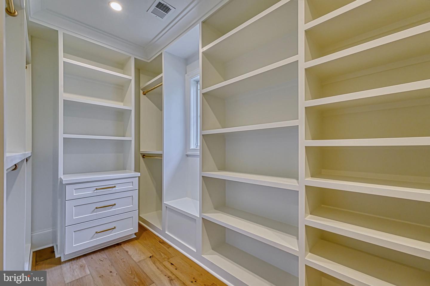 4740 34TH RD N, ARLINGTON, Virginia 22207, 6 Bedrooms Bedrooms, ,6 BathroomsBathrooms,Residential,For sale,4740 34TH RD N,VAAR2058848 MLS # VAAR2058848