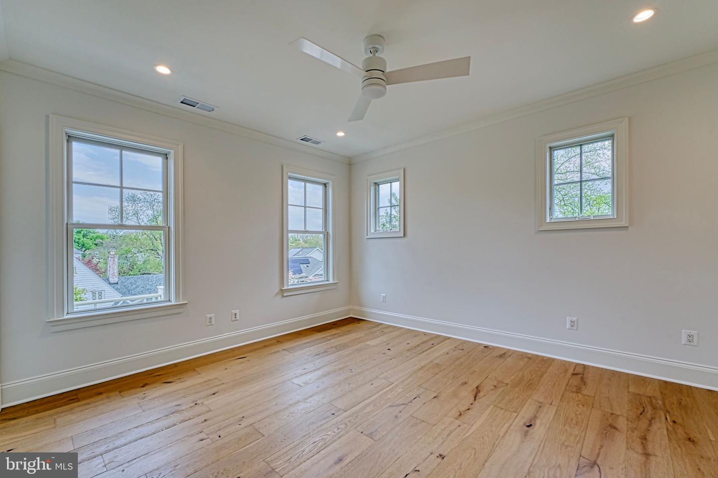 4740 34TH RD N, ARLINGTON, Virginia 22207, 6 Bedrooms Bedrooms, ,6 BathroomsBathrooms,Residential,For sale,4740 34TH RD N,VAAR2058848 MLS # VAAR2058848