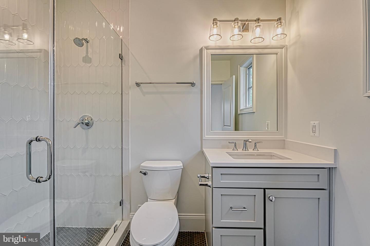 4740 34TH RD N, ARLINGTON, Virginia 22207, 6 Bedrooms Bedrooms, ,6 BathroomsBathrooms,Residential,For sale,4740 34TH RD N,VAAR2058848 MLS # VAAR2058848