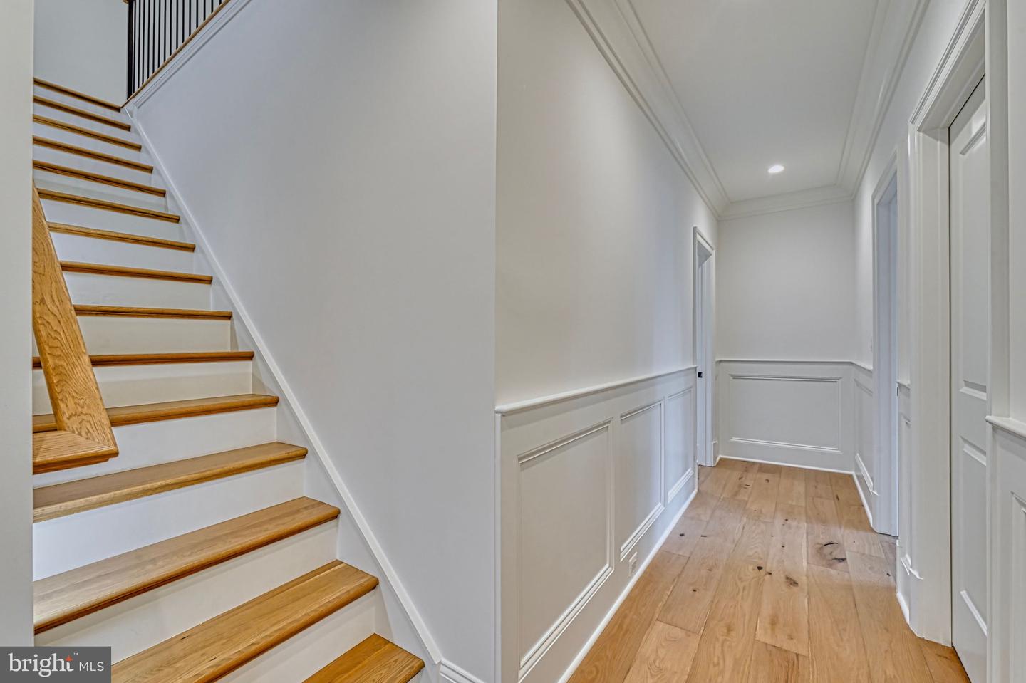 4740 34TH RD N, ARLINGTON, Virginia 22207, 6 Bedrooms Bedrooms, ,6 BathroomsBathrooms,Residential,For sale,4740 34TH RD N,VAAR2058848 MLS # VAAR2058848