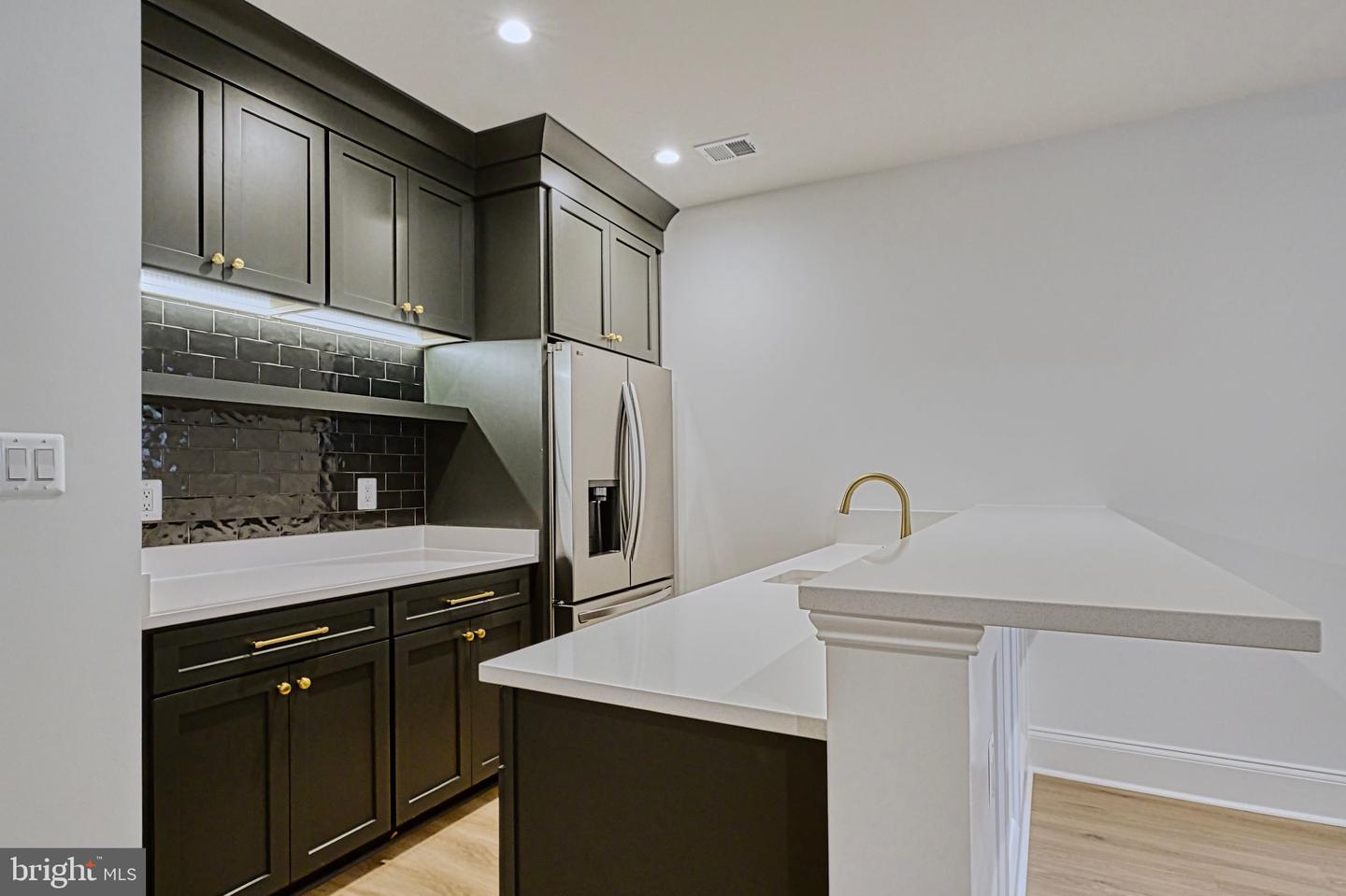 4740 34TH RD N, ARLINGTON, Virginia 22207, 6 Bedrooms Bedrooms, ,6 BathroomsBathrooms,Residential,For sale,4740 34TH RD N,VAAR2058848 MLS # VAAR2058848