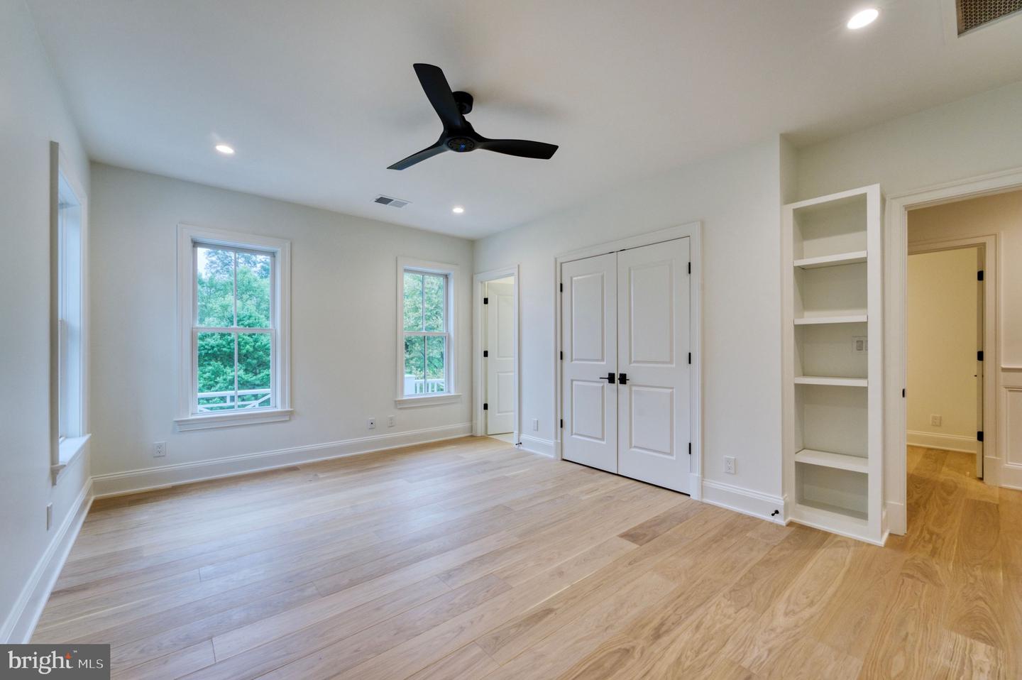 4740 34TH RD N, ARLINGTON, Virginia 22207, 6 Bedrooms Bedrooms, ,6 BathroomsBathrooms,Residential,For sale,4740 34TH RD N,VAAR2058848 MLS # VAAR2058848
