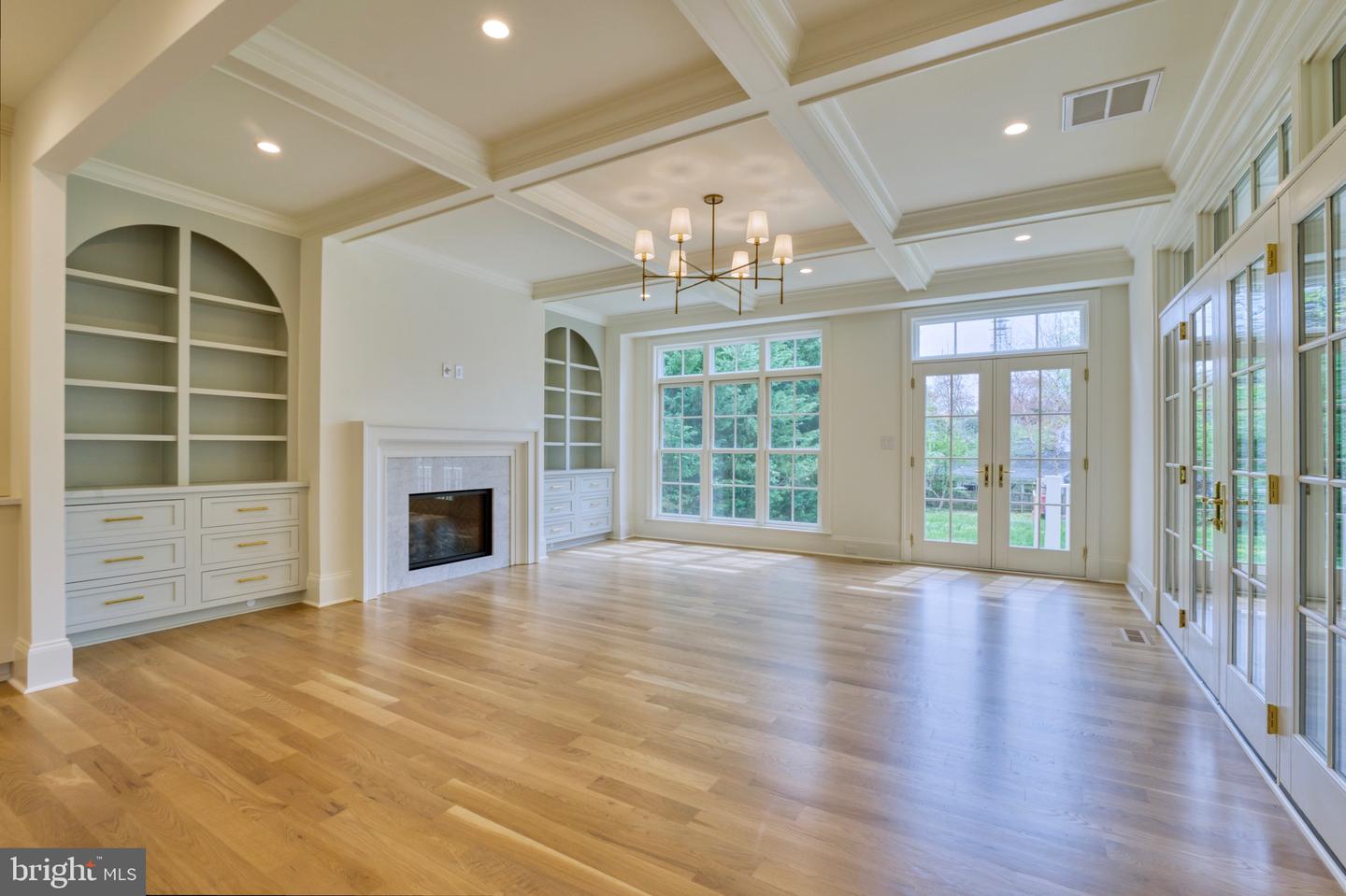 4740 34TH RD N, ARLINGTON, Virginia 22207, 6 Bedrooms Bedrooms, ,6 BathroomsBathrooms,Residential,For sale,4740 34TH RD N,VAAR2058848 MLS # VAAR2058848