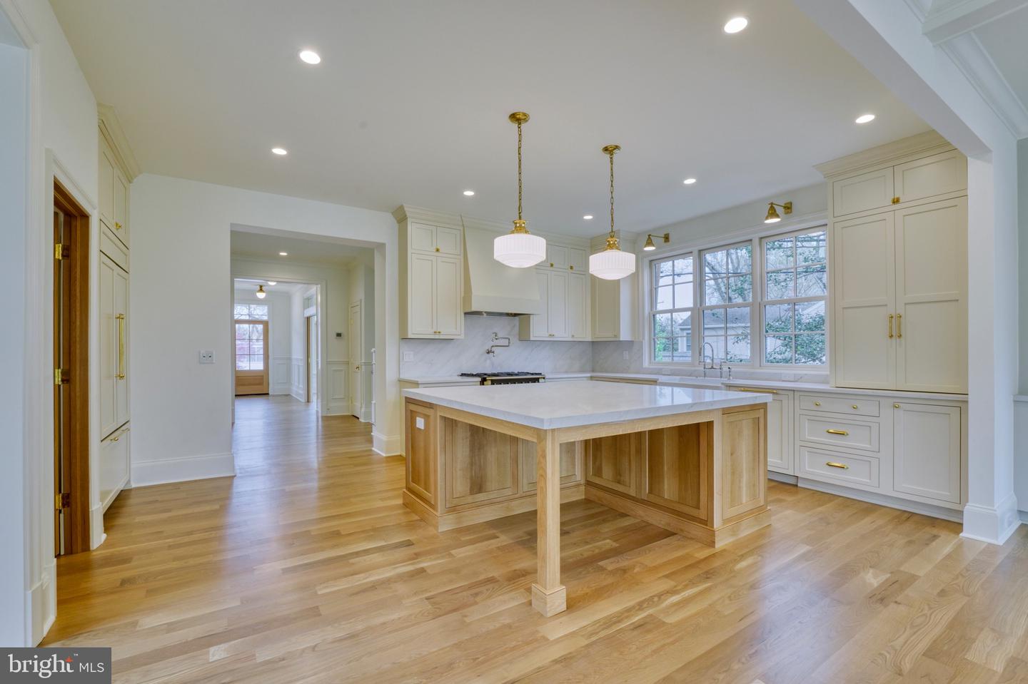 4740 34TH RD N, ARLINGTON, Virginia 22207, 6 Bedrooms Bedrooms, ,6 BathroomsBathrooms,Residential,For sale,4740 34TH RD N,VAAR2058848 MLS # VAAR2058848
