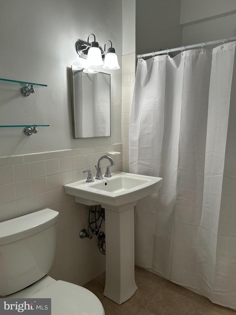 4000 CATHEDRAL AVE NW #406B, WASHINGTON, District Of Columbia 20016, 2 Bedrooms Bedrooms, ,1 BathroomBathrooms,Residential,For sale,4000 CATHEDRAL AVE NW #406B,DCDC2204460 MLS # DCDC2204460