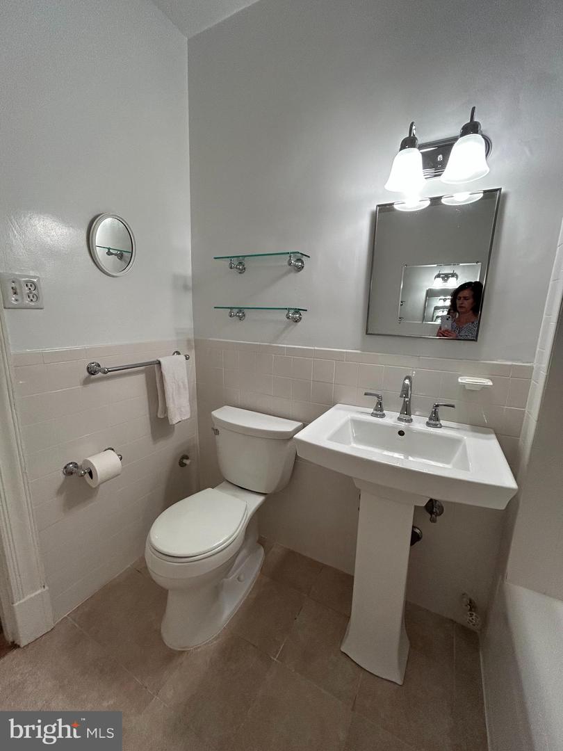 4000 CATHEDRAL AVE NW #406B, WASHINGTON, District Of Columbia 20016, 2 Bedrooms Bedrooms, ,1 BathroomBathrooms,Residential,For sale,4000 CATHEDRAL AVE NW #406B,DCDC2204460 MLS # DCDC2204460