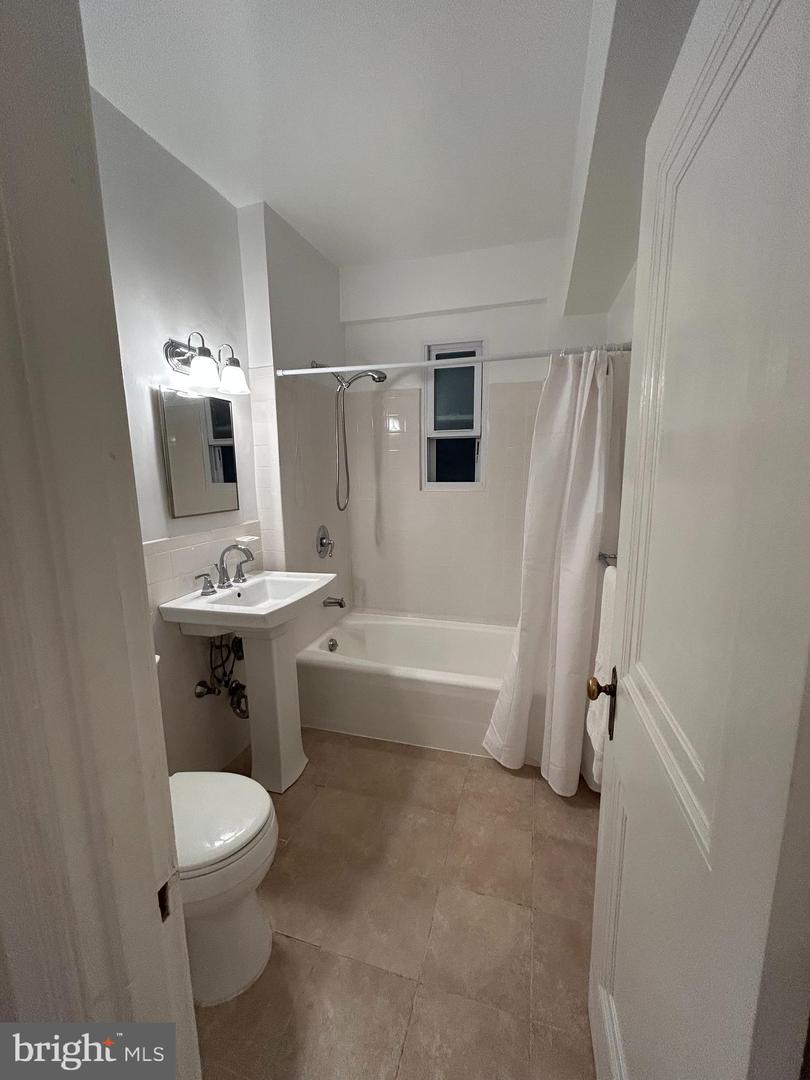 4000 CATHEDRAL AVE NW #406B, WASHINGTON, District Of Columbia 20016, 2 Bedrooms Bedrooms, ,1 BathroomBathrooms,Residential,For sale,4000 CATHEDRAL AVE NW #406B,DCDC2204460 MLS # DCDC2204460