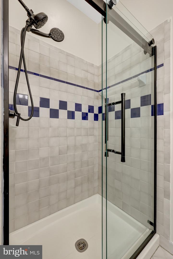 180 RIVER PARK DR, GREAT FALLS, Virginia 22066, 10 Bedrooms Bedrooms, ,8 BathroomsBathrooms,Residential,For sale,180 RIVER PARK DR,VAFX2245536 MLS # VAFX2245536