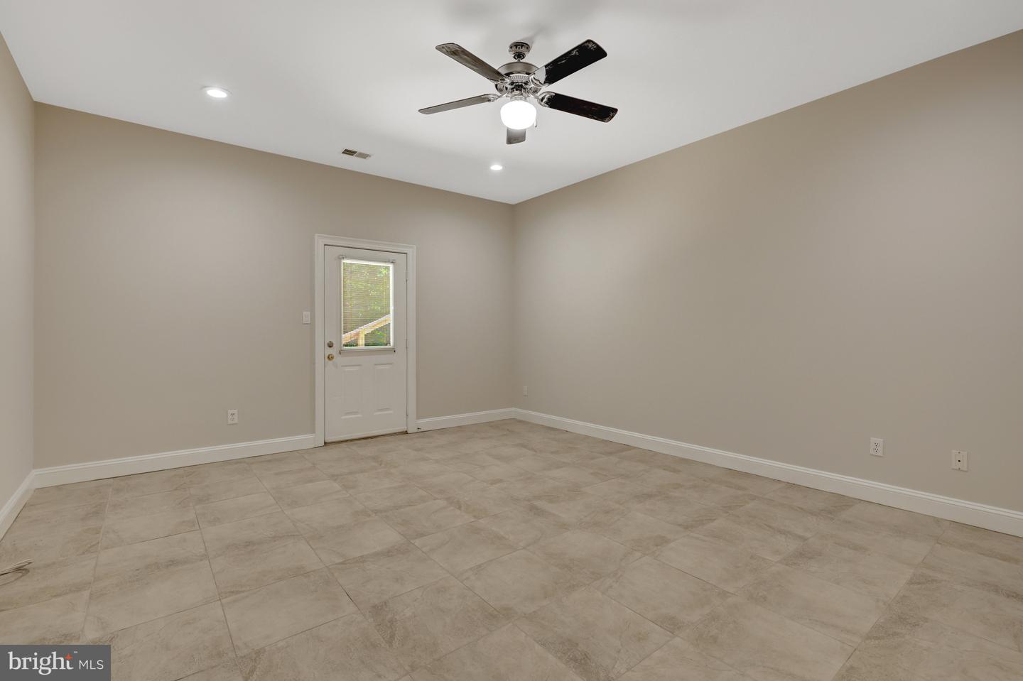 180 RIVER PARK DR, GREAT FALLS, Virginia 22066, 10 Bedrooms Bedrooms, ,8 BathroomsBathrooms,Residential,For sale,180 RIVER PARK DR,VAFX2245536 MLS # VAFX2245536