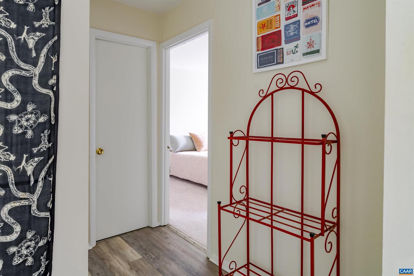 511 N 1ST ST #411, CHARLOTTESVILLE, Virginia 22902, 1 Bedroom Bedrooms, ,1 BathroomBathrooms,Residential,For sale,511 N 1ST ST #411,665489 MLS # 665489