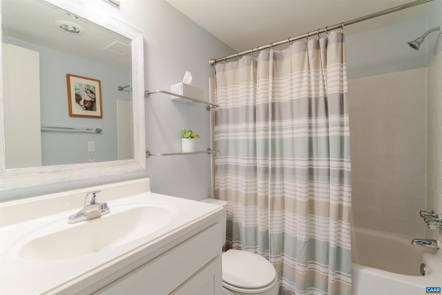 511 N 1ST ST #411, CHARLOTTESVILLE, Virginia 22902, 1 Bedroom Bedrooms, ,1 BathroomBathrooms,Residential,For sale,511 N 1ST ST #411,665489 MLS # 665489