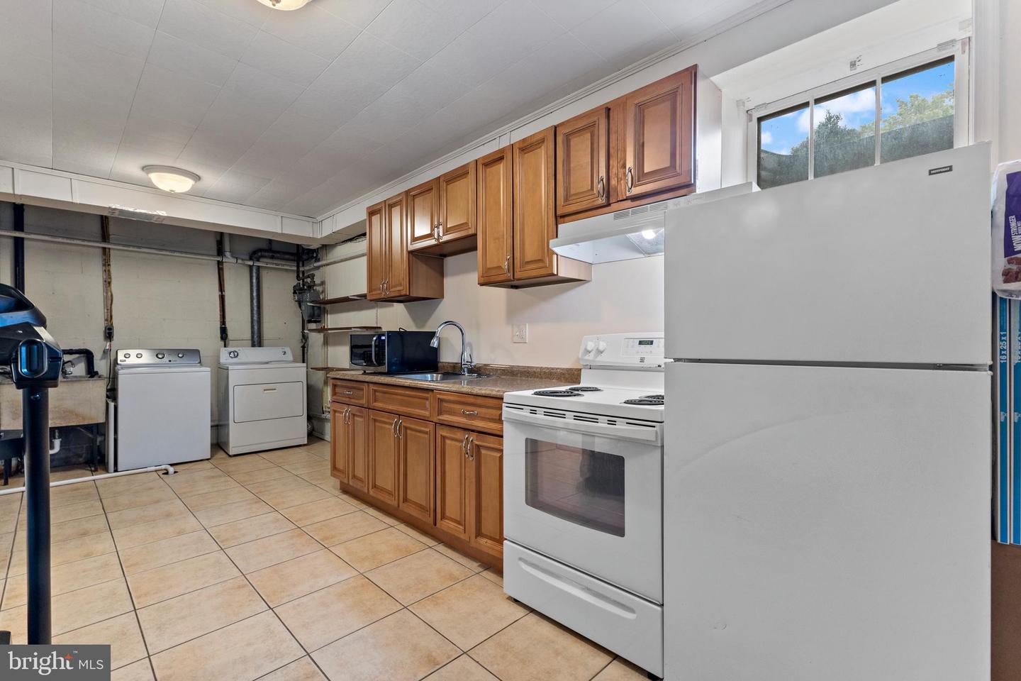 8228 MCCLELLAND PL, ALEXANDRIA, Virginia 22309, 3 Bedrooms Bedrooms, 6 Rooms Rooms,3 BathroomsBathrooms,Residential,For sale,8228 MCCLELLAND PL,VAFX2246288 MLS # VAFX2246288