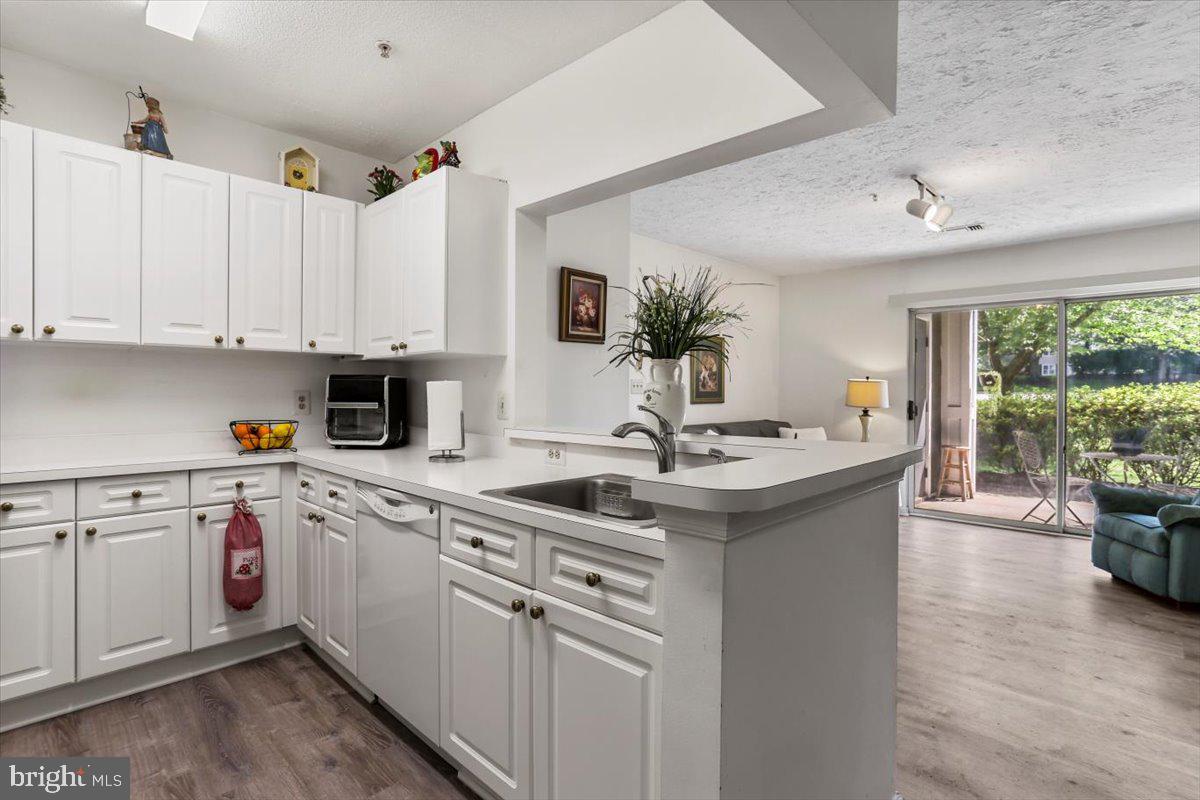 20273 BEECHWOOD TER #103, ASHBURN, Virginia 20147, 1 Bedroom Bedrooms, ,1 BathroomBathrooms,Residential,For sale,20273 BEECHWOOD TER #103,VALO2099042 MLS # VALO2099042