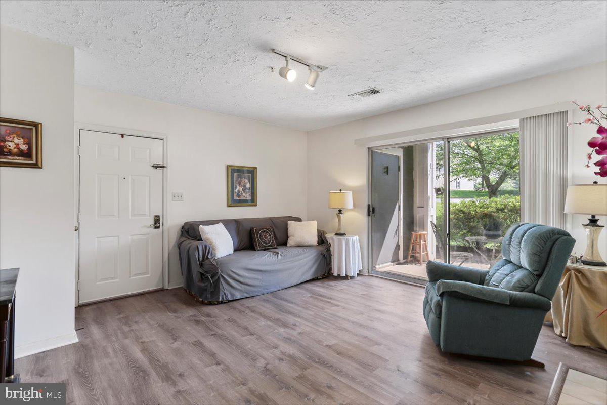 20273 BEECHWOOD TER #103, ASHBURN, Virginia 20147, 1 Bedroom Bedrooms, ,1 BathroomBathrooms,Residential,For sale,20273 BEECHWOOD TER #103,VALO2099042 MLS # VALO2099042