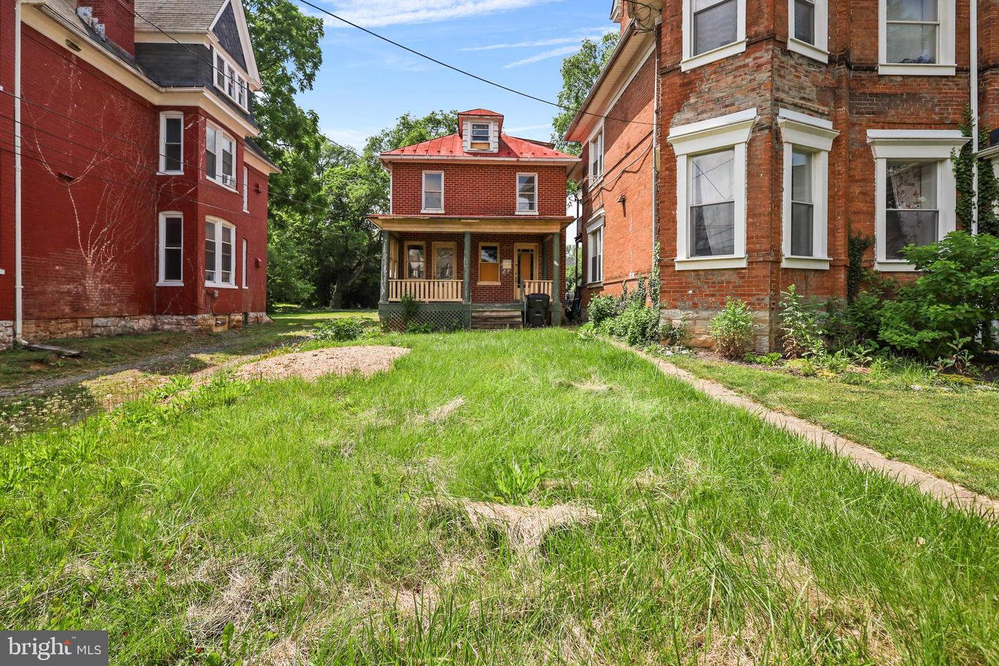 521-1/2 N LOUDOUN ST, WINCHESTER, Virginia 22601, 4 Bedrooms Bedrooms, 8 Rooms Rooms,1 BathroomBathrooms,Residential,For sale,521-1/2 N LOUDOUN ST,VAWI2007934 MLS # VAWI2007934