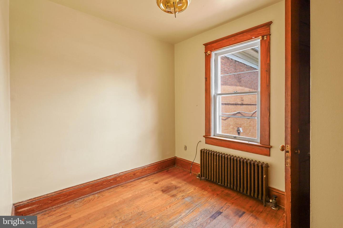 521-1/2 N LOUDOUN ST, WINCHESTER, Virginia 22601, 4 Bedrooms Bedrooms, 8 Rooms Rooms,1 BathroomBathrooms,Residential,For sale,521-1/2 N LOUDOUN ST,VAWI2007934 MLS # VAWI2007934