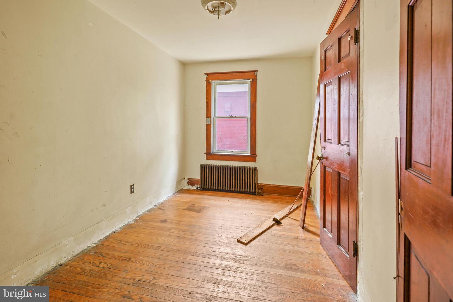 521-1/2 N LOUDOUN ST, WINCHESTER, Virginia 22601, 4 Bedrooms Bedrooms, 8 Rooms Rooms,1 BathroomBathrooms,Residential,For sale,521-1/2 N LOUDOUN ST,VAWI2007934 MLS # VAWI2007934