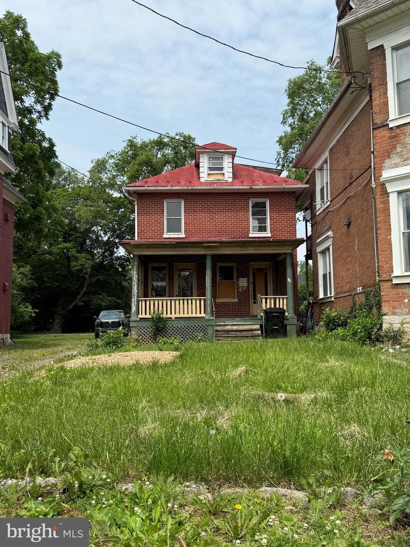 521-1/2 N LOUDOUN ST, WINCHESTER, Virginia 22601, 4 Bedrooms Bedrooms, 8 Rooms Rooms,1 BathroomBathrooms,Residential,For sale,521-1/2 N LOUDOUN ST,VAWI2007934 MLS # VAWI2007934