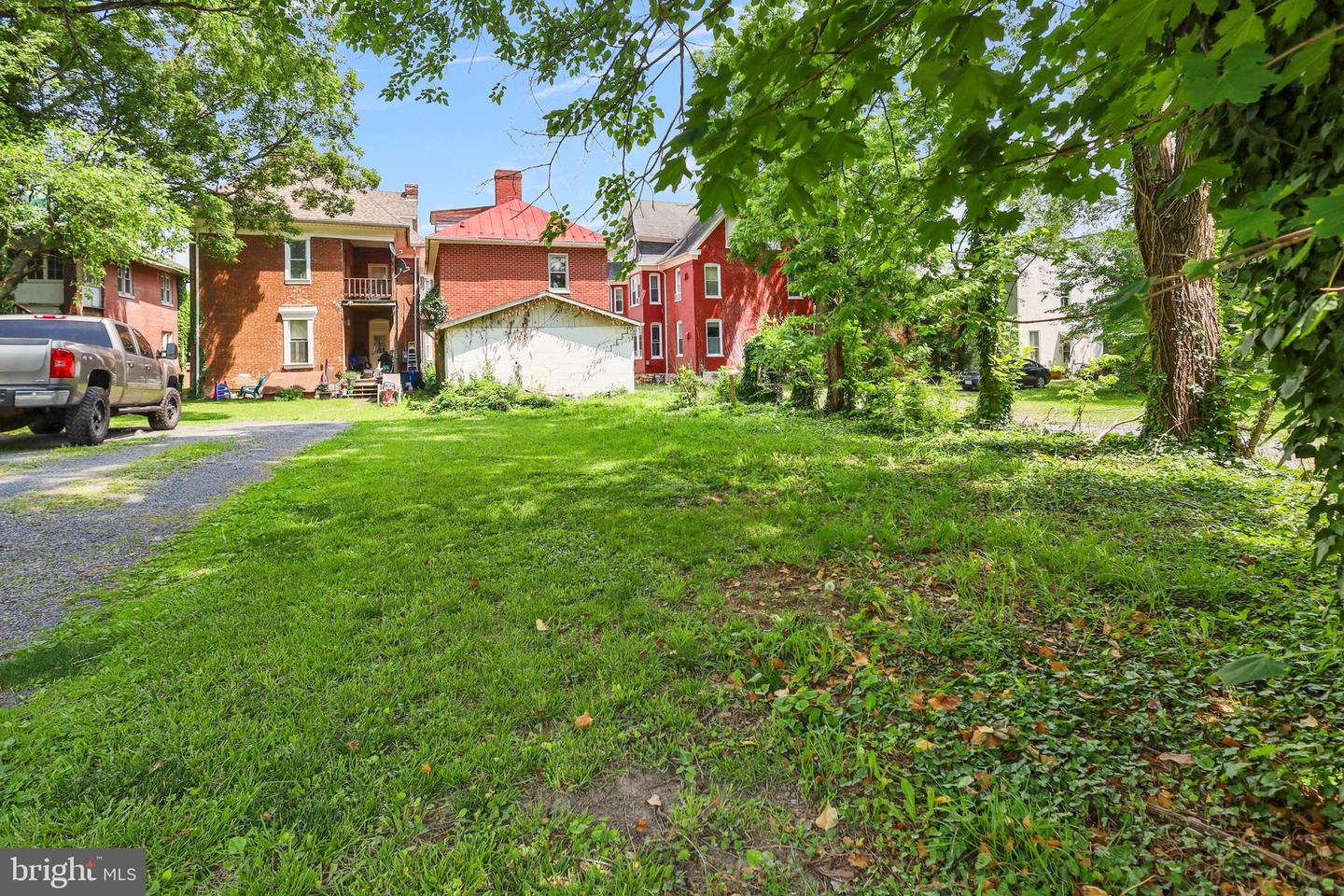 521-1/2 N LOUDOUN ST, WINCHESTER, Virginia 22601, 4 Bedrooms Bedrooms, 8 Rooms Rooms,1 BathroomBathrooms,Residential,For sale,521-1/2 N LOUDOUN ST,VAWI2007934 MLS # VAWI2007934