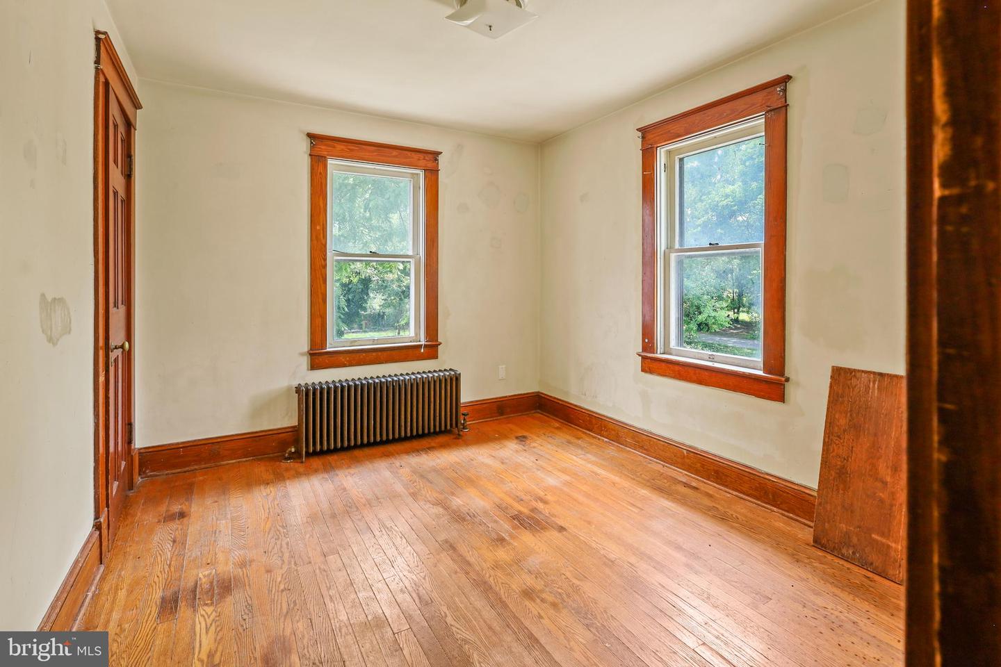 521-1/2 N LOUDOUN ST, WINCHESTER, Virginia 22601, 4 Bedrooms Bedrooms, 8 Rooms Rooms,1 BathroomBathrooms,Residential,For sale,521-1/2 N LOUDOUN ST,VAWI2007934 MLS # VAWI2007934