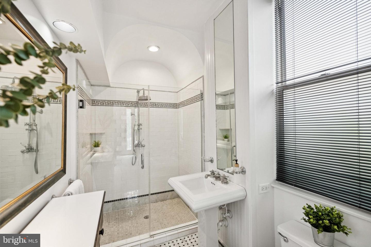 1827 PHELPS PL NW, WASHINGTON, District Of Columbia 20008, 5 Bedrooms Bedrooms, ,5 BathroomsBathrooms,Residential,For sale,1827 PHELPS PL NW,DCDC2204760 MLS # DCDC2204760