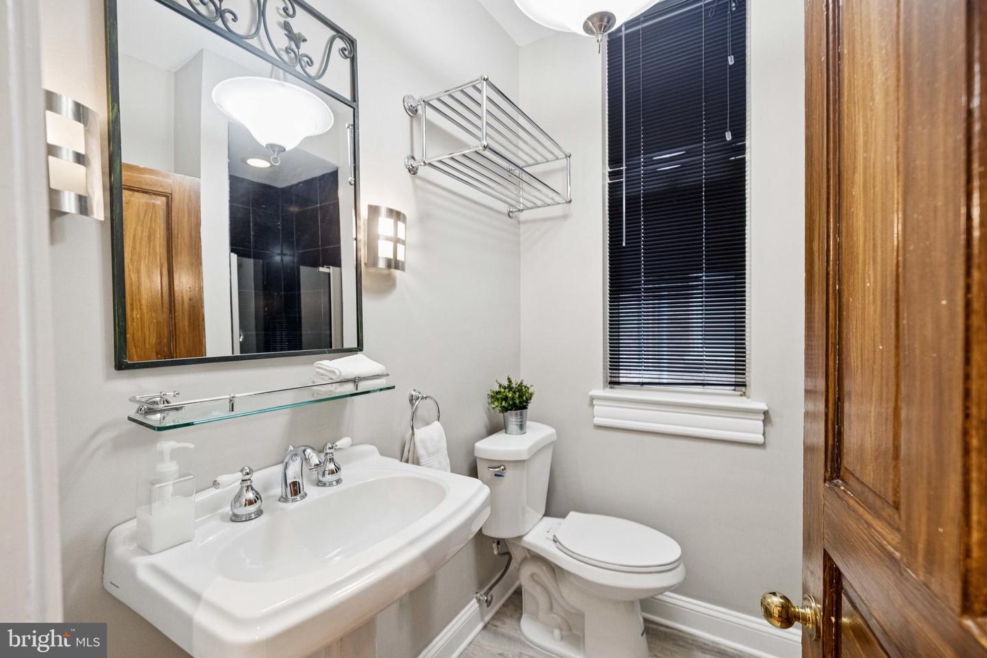 1827 PHELPS PL NW, WASHINGTON, District Of Columbia 20008, 5 Bedrooms Bedrooms, ,5 BathroomsBathrooms,Residential,For sale,1827 PHELPS PL NW,DCDC2204760 MLS # DCDC2204760