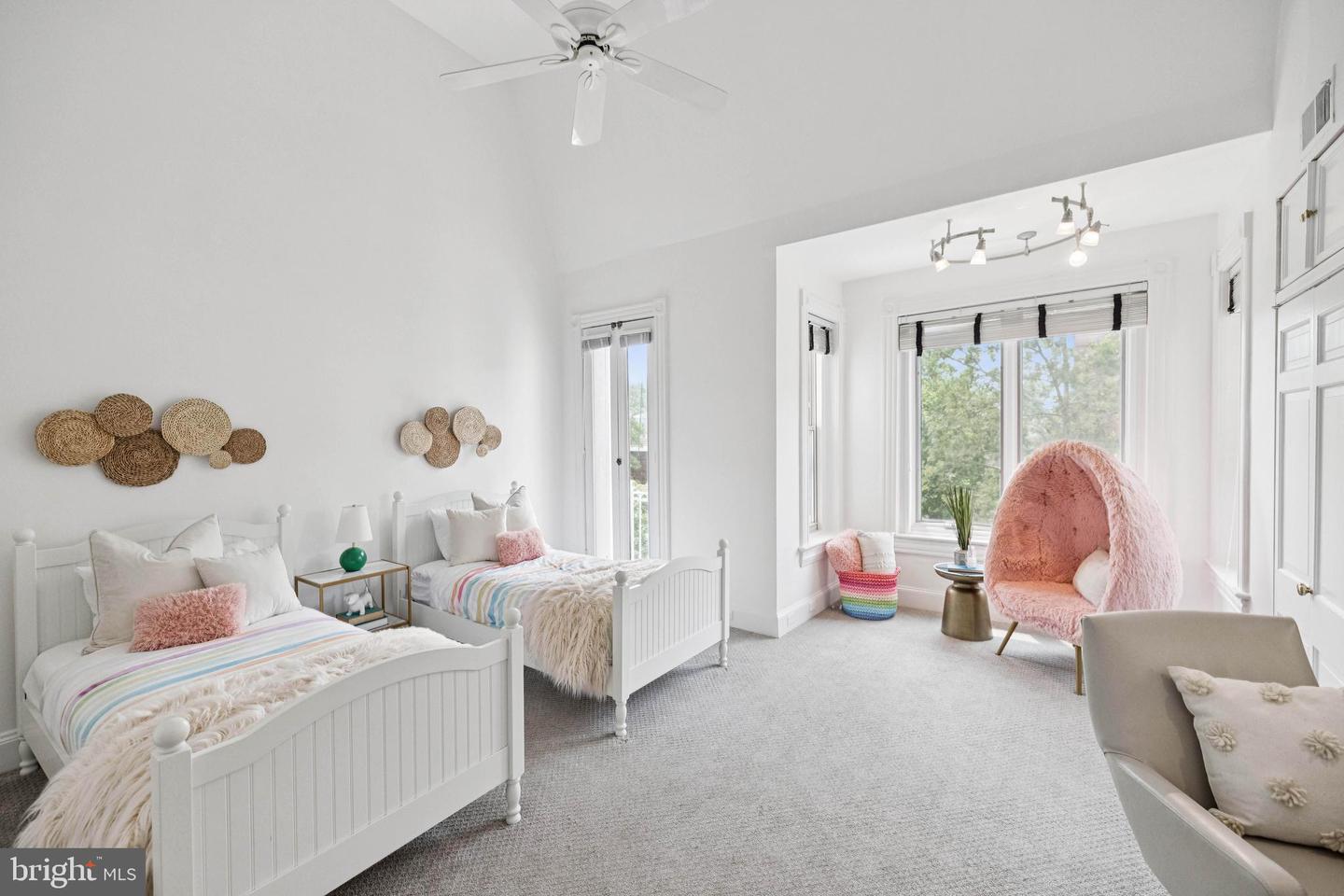 1827 PHELPS PL NW, WASHINGTON, District Of Columbia 20008, 5 Bedrooms Bedrooms, ,5 BathroomsBathrooms,Residential,For sale,1827 PHELPS PL NW,DCDC2204760 MLS # DCDC2204760