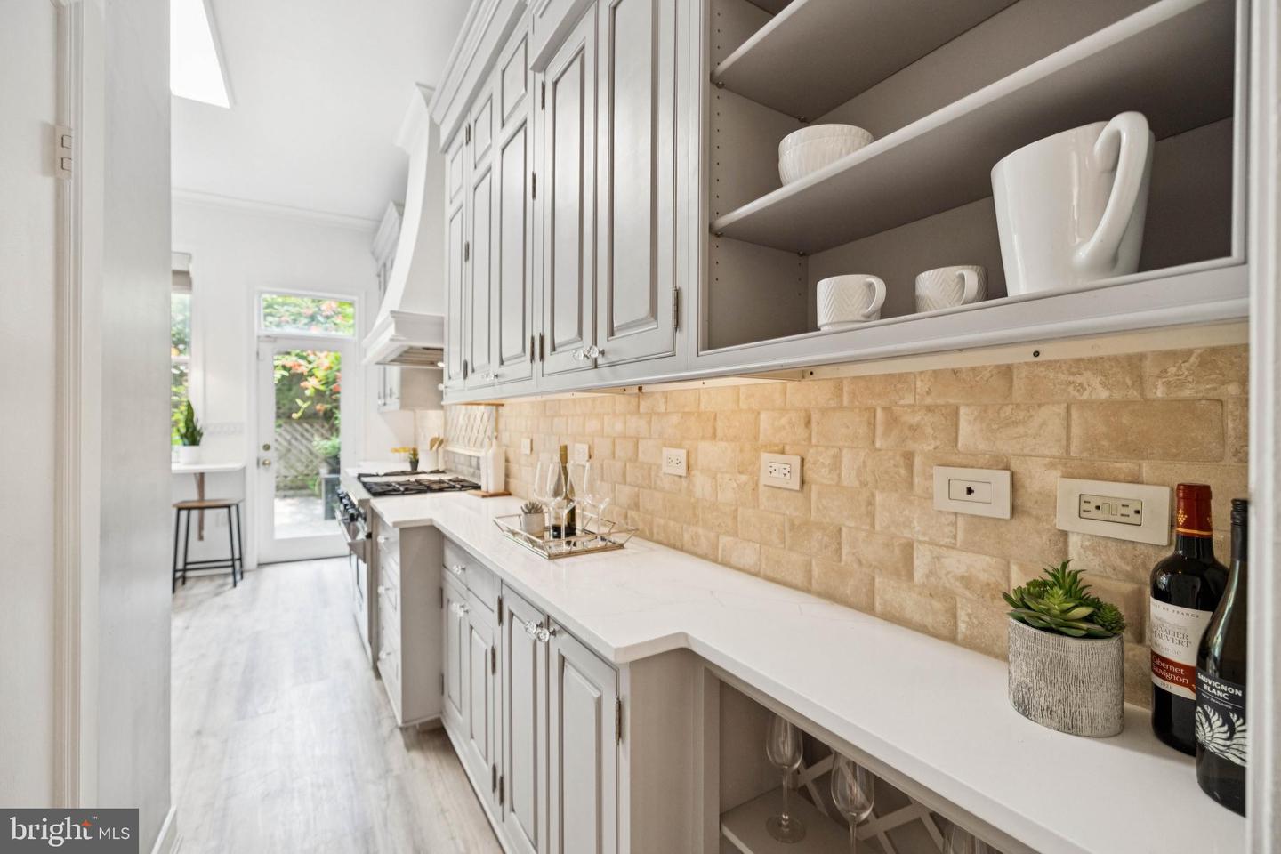 1827 PHELPS PL NW, WASHINGTON, District Of Columbia 20008, 5 Bedrooms Bedrooms, ,5 BathroomsBathrooms,Residential,For sale,1827 PHELPS PL NW,DCDC2204760 MLS # DCDC2204760