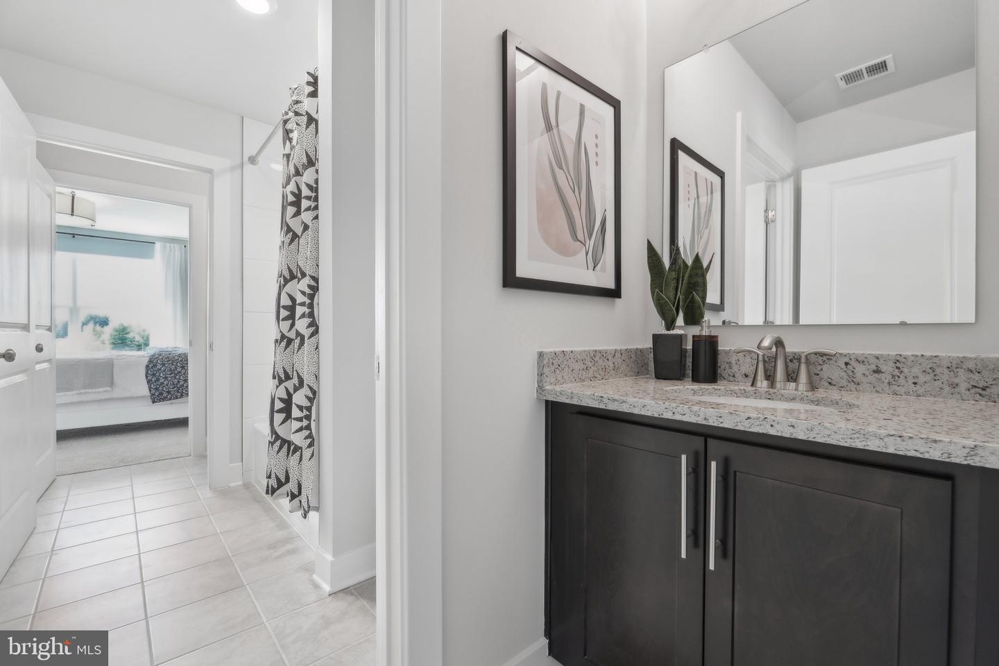 3413 WOODED RUN DR, BROAD RUN, Virginia 20137, 3 Bedrooms Bedrooms, ,4 BathroomsBathrooms,Residential,For sale,3413 WOODED RUN DR,VAFQ2016982 MLS # VAFQ2016982