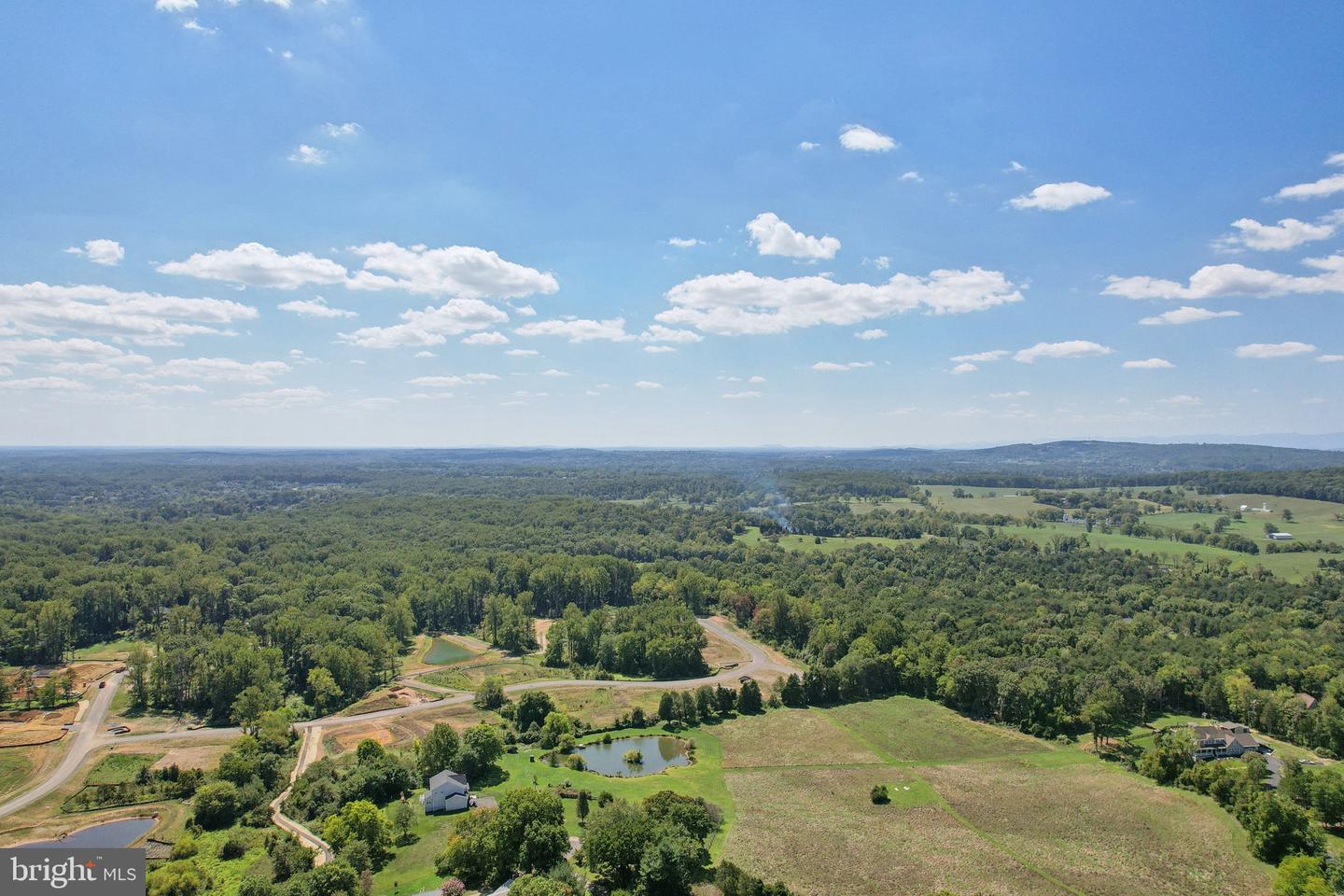 3413 WOODED RUN DR, BROAD RUN, Virginia 20137, 3 Bedrooms Bedrooms, ,4 BathroomsBathrooms,Residential,For sale,3413 WOODED RUN DR,VAFQ2016982 MLS # VAFQ2016982