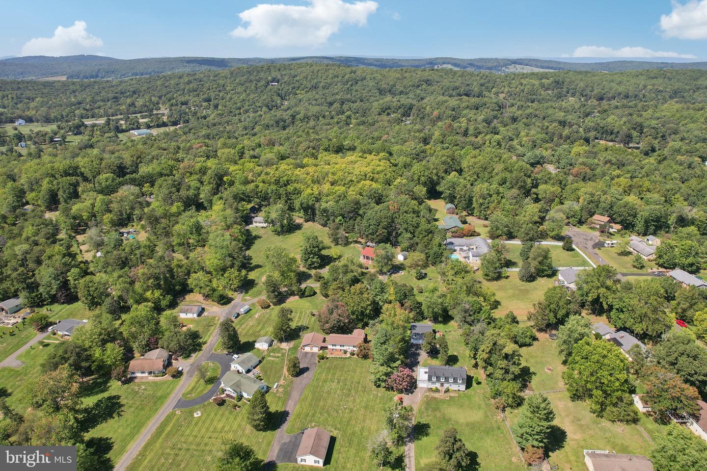 3413 WOODED RUN DR, BROAD RUN, Virginia 20137, 3 Bedrooms Bedrooms, ,4 BathroomsBathrooms,Residential,For sale,3413 WOODED RUN DR,VAFQ2016982 MLS # VAFQ2016982