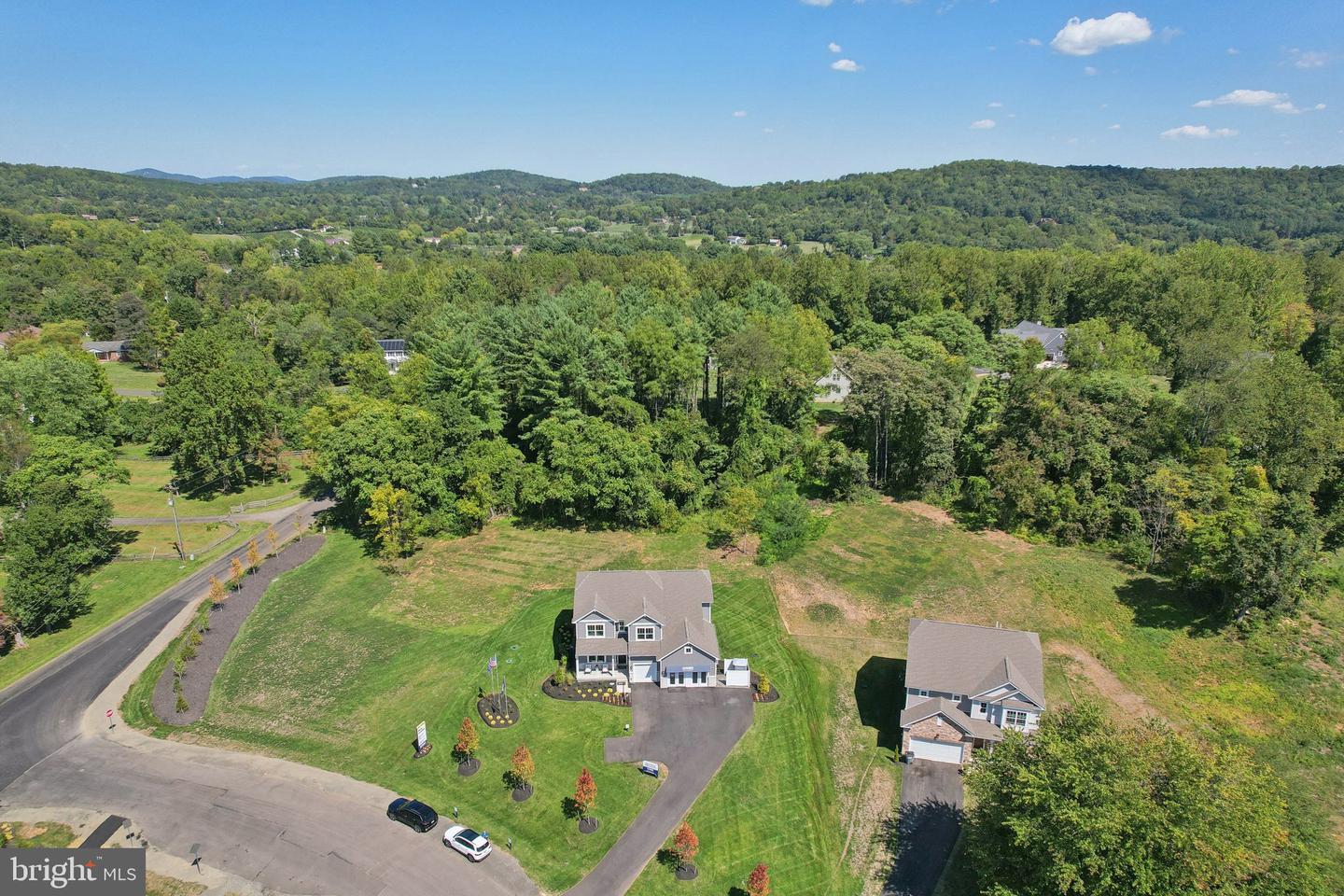 3413 WOODED RUN DR, BROAD RUN, Virginia 20137, 3 Bedrooms Bedrooms, ,4 BathroomsBathrooms,Residential,For sale,3413 WOODED RUN DR,VAFQ2016982 MLS # VAFQ2016982