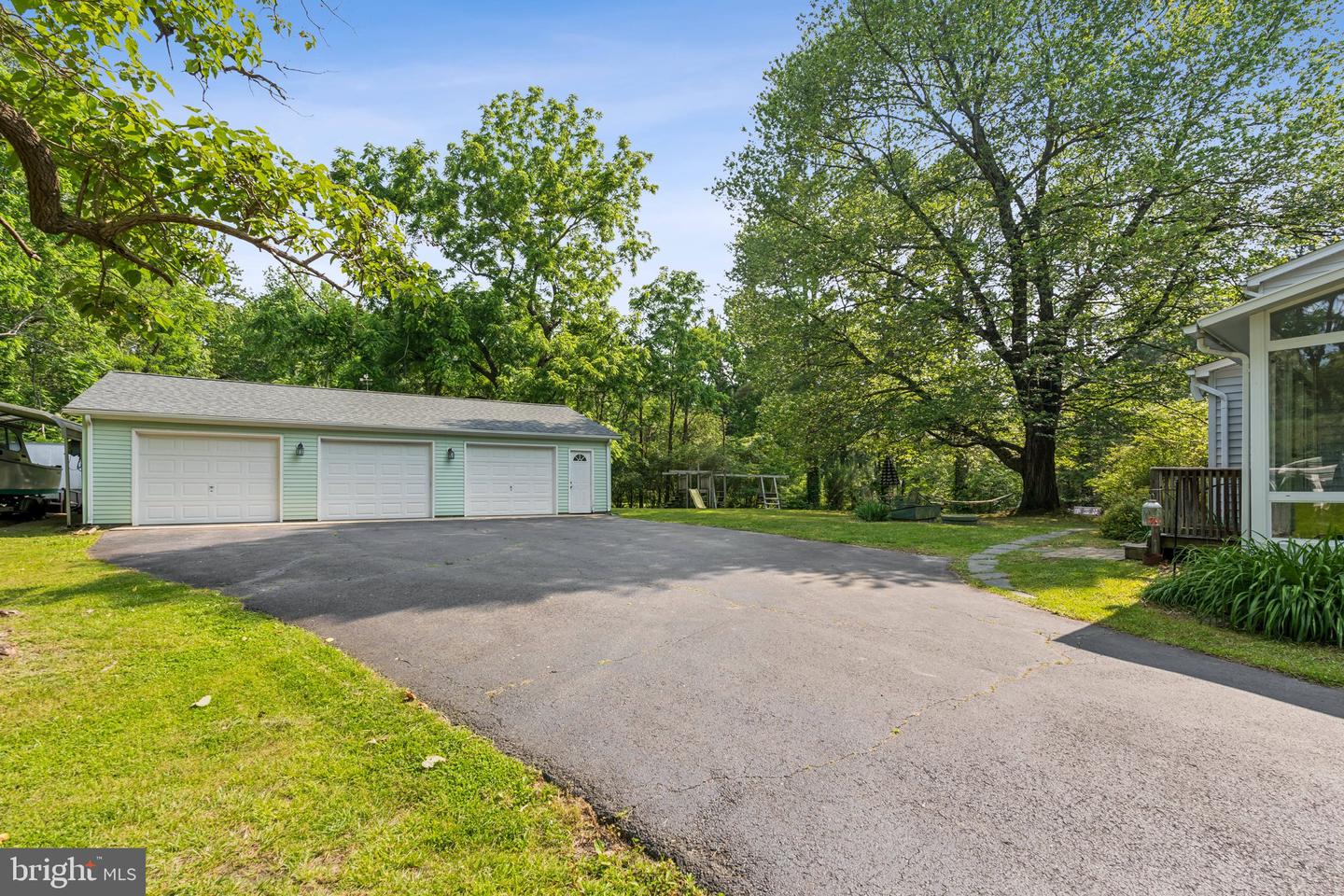 7500 MUSCOE PL, KING GEORGE, Virginia 22485, 4 Bedrooms Bedrooms, 15 Rooms Rooms,3 BathroomsBathrooms,Residential,For sale,7500 MUSCOE PL,VAKG2006562 MLS # VAKG2006562