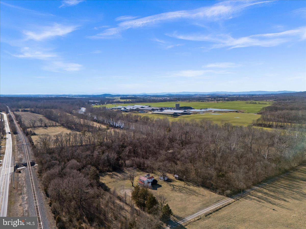 6772 EAST SIDE, ELKTON, Virginia 22827, 3 Bedrooms Bedrooms, ,2 BathroomsBathrooms,Residential,For sale,6772 EAST SIDE,VARO2002374 MLS # VARO2002374