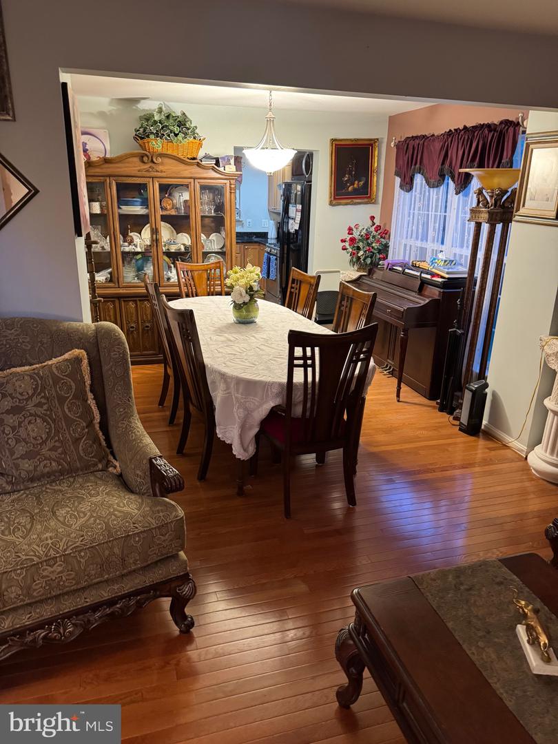 8807 GRANTHAM CT, BRISTOW, Virginia 20136, 5 Bedrooms Bedrooms, ,3 BathroomsBathrooms,Residential,For sale,8807 GRANTHAM CT,VAPW2096642 MLS # VAPW2096642