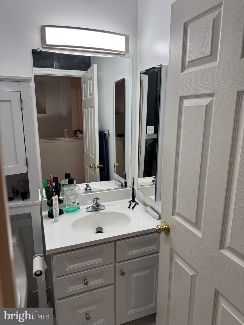 8807 GRANTHAM CT, BRISTOW, Virginia 20136, 5 Bedrooms Bedrooms, ,3 BathroomsBathrooms,Residential,For sale,8807 GRANTHAM CT,VAPW2096642 MLS # VAPW2096642