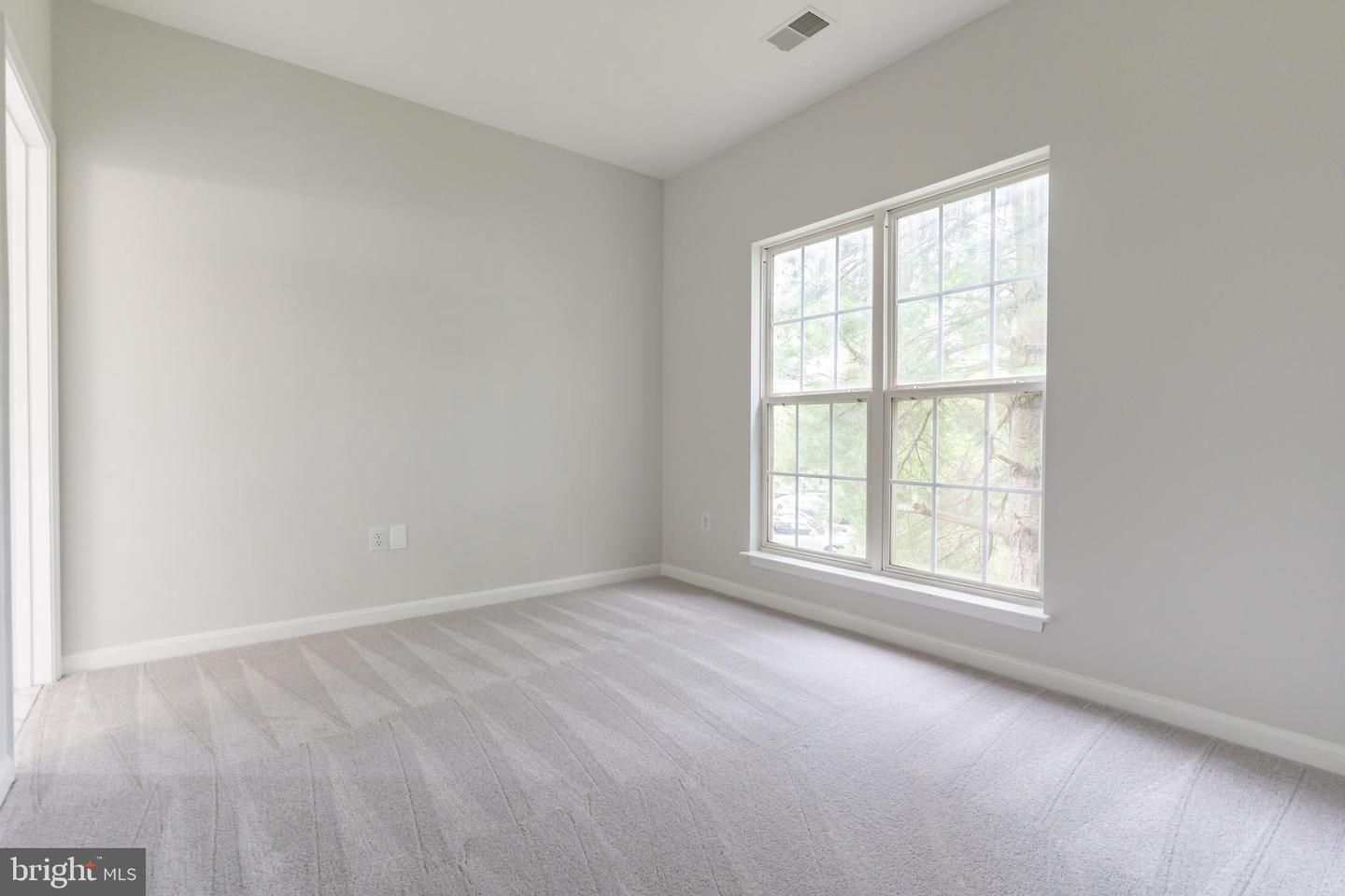 11301 WESTBROOK MILL LN #202, FAIRFAX, Virginia 22030, 3 Bedrooms Bedrooms, ,2 BathroomsBathrooms,Residential,For sale,11301 WESTBROOK MILL LN #202,VAFX2246402 MLS # VAFX2246402