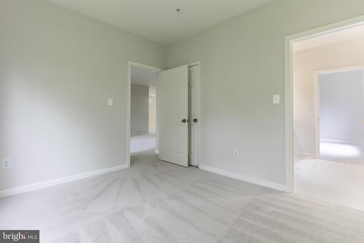 11301 WESTBROOK MILL LN #202, FAIRFAX, Virginia 22030, 3 Bedrooms Bedrooms, ,2 BathroomsBathrooms,Residential,For sale,11301 WESTBROOK MILL LN #202,VAFX2246402 MLS # VAFX2246402