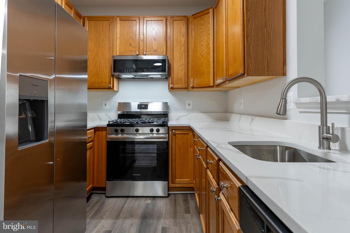 11301 WESTBROOK MILL LN #202, FAIRFAX, Virginia 22030, 3 Bedrooms Bedrooms, ,2 BathroomsBathrooms,Residential,For sale,11301 WESTBROOK MILL LN #202,VAFX2246402 MLS # VAFX2246402