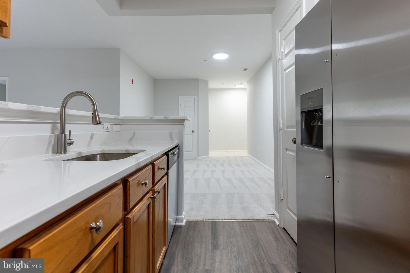 11301 WESTBROOK MILL LN #202, FAIRFAX, Virginia 22030, 3 Bedrooms Bedrooms, ,2 BathroomsBathrooms,Residential,For sale,11301 WESTBROOK MILL LN #202,VAFX2246402 MLS # VAFX2246402