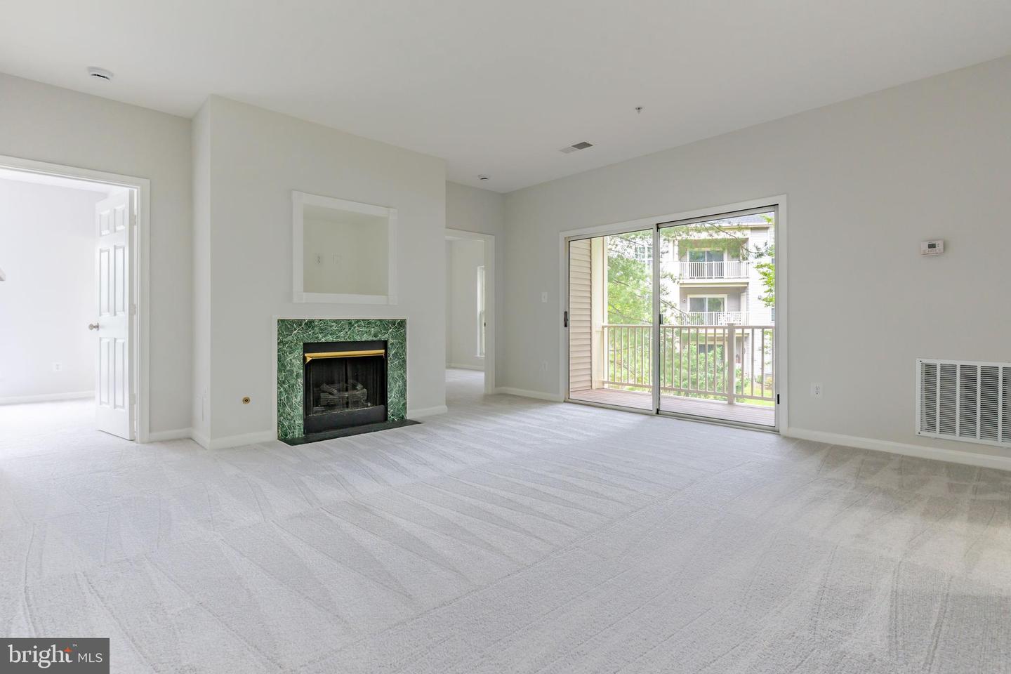 11301 WESTBROOK MILL LN #202, FAIRFAX, Virginia 22030, 3 Bedrooms Bedrooms, ,2 BathroomsBathrooms,Residential,For sale,11301 WESTBROOK MILL LN #202,VAFX2246402 MLS # VAFX2246402