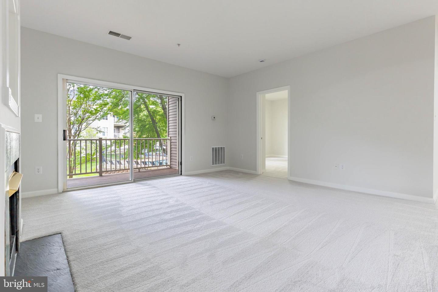 11301 WESTBROOK MILL LN #202, FAIRFAX, Virginia 22030, 3 Bedrooms Bedrooms, ,2 BathroomsBathrooms,Residential,For sale,11301 WESTBROOK MILL LN #202,VAFX2246402 MLS # VAFX2246402
