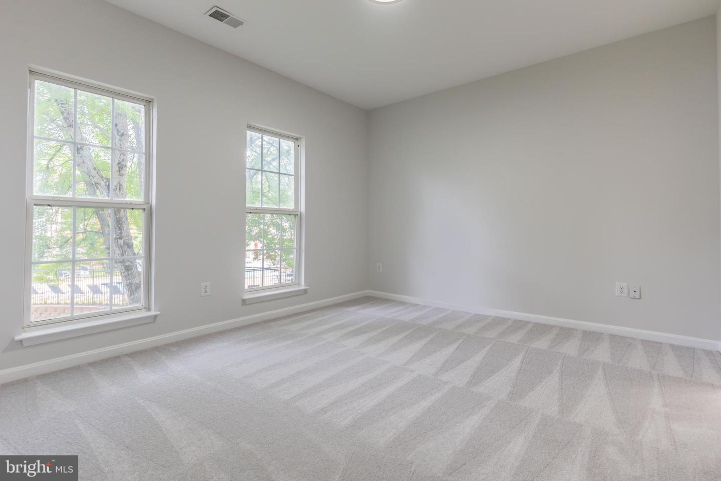 11301 WESTBROOK MILL LN #202, FAIRFAX, Virginia 22030, 3 Bedrooms Bedrooms, ,2 BathroomsBathrooms,Residential,For sale,11301 WESTBROOK MILL LN #202,VAFX2246402 MLS # VAFX2246402