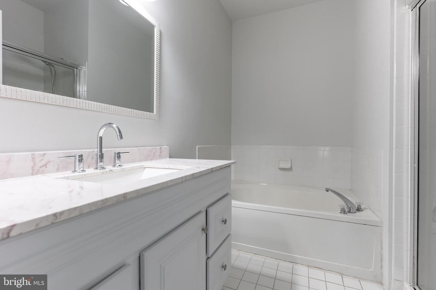 11301 WESTBROOK MILL LN #202, FAIRFAX, Virginia 22030, 3 Bedrooms Bedrooms, ,2 BathroomsBathrooms,Residential,For sale,11301 WESTBROOK MILL LN #202,VAFX2246402 MLS # VAFX2246402
