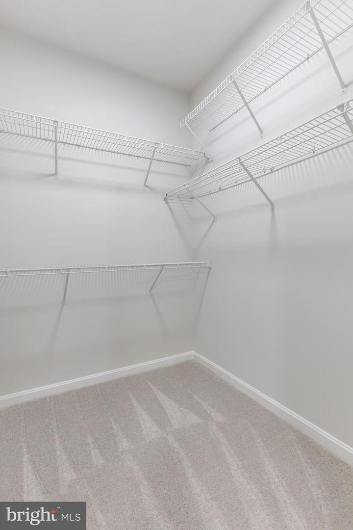 11301 WESTBROOK MILL LN #202, FAIRFAX, Virginia 22030, 3 Bedrooms Bedrooms, ,2 BathroomsBathrooms,Residential,For sale,11301 WESTBROOK MILL LN #202,VAFX2246402 MLS # VAFX2246402