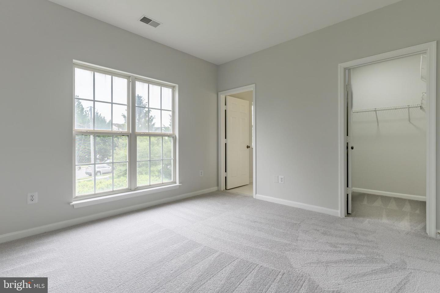 11301 WESTBROOK MILL LN #202, FAIRFAX, Virginia 22030, 3 Bedrooms Bedrooms, ,2 BathroomsBathrooms,Residential,For sale,11301 WESTBROOK MILL LN #202,VAFX2246402 MLS # VAFX2246402