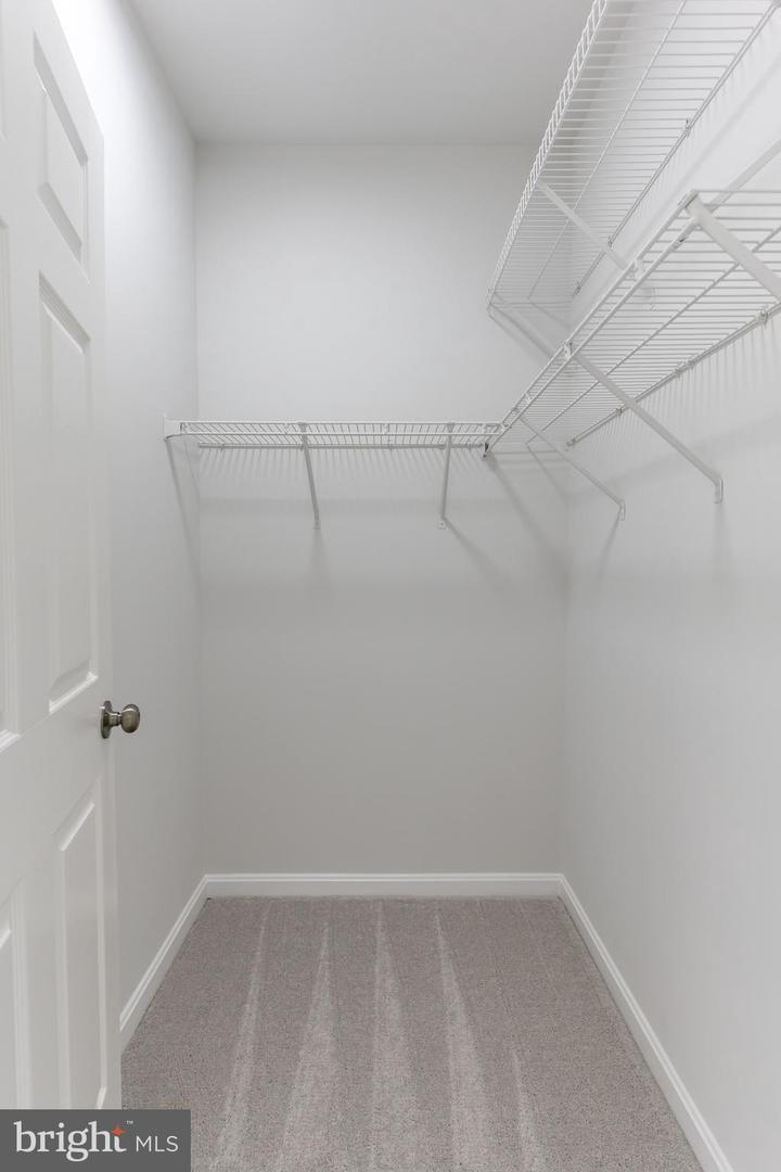 11301 WESTBROOK MILL LN #202, FAIRFAX, Virginia 22030, 3 Bedrooms Bedrooms, ,2 BathroomsBathrooms,Residential,For sale,11301 WESTBROOK MILL LN #202,VAFX2246402 MLS # VAFX2246402