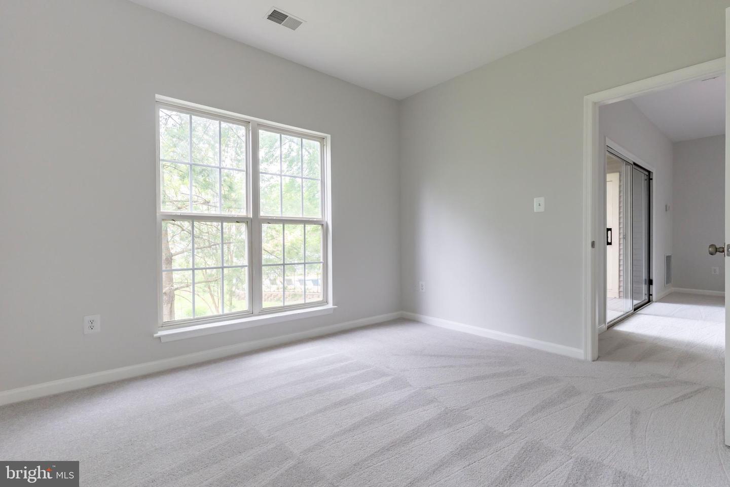 11301 WESTBROOK MILL LN #202, FAIRFAX, Virginia 22030, 3 Bedrooms Bedrooms, ,2 BathroomsBathrooms,Residential,For sale,11301 WESTBROOK MILL LN #202,VAFX2246402 MLS # VAFX2246402