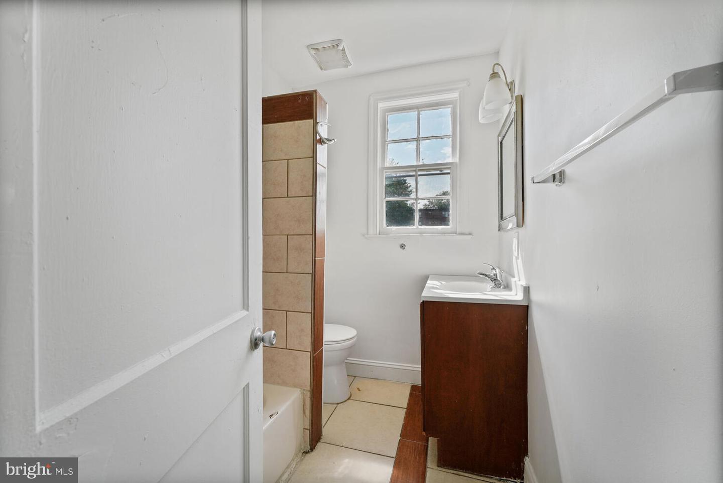 212 DIVISION AVE NE, WASHINGTON, District Of Columbia 20019, 4 Bedrooms Bedrooms, ,2 BathroomsBathrooms,Residential,For sale,212 DIVISION AVE NE,DCDC2204838 MLS # DCDC2204838